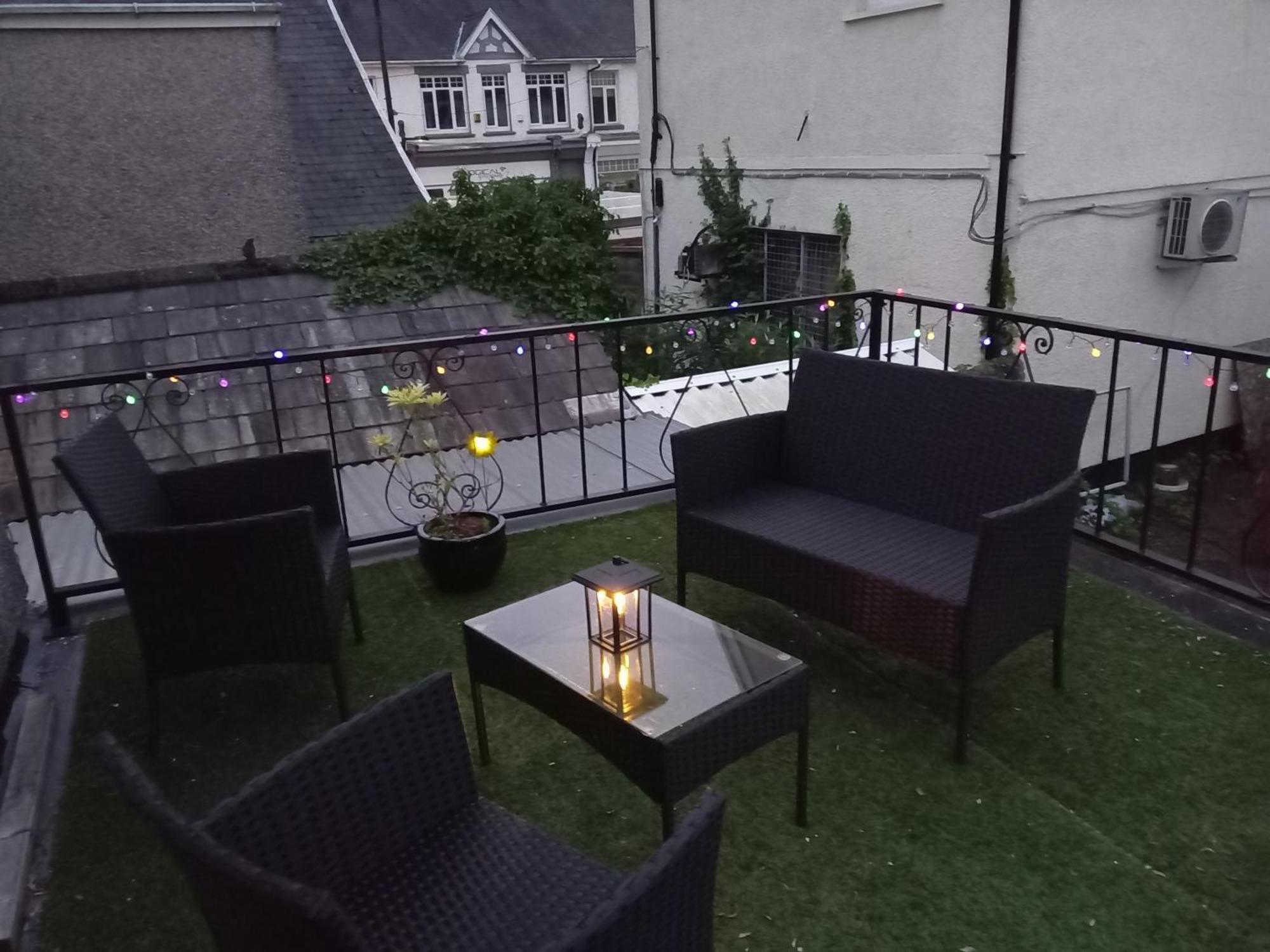 Large 2 Bed Holiday Let In Central Ystradgynlais Kültér fotó